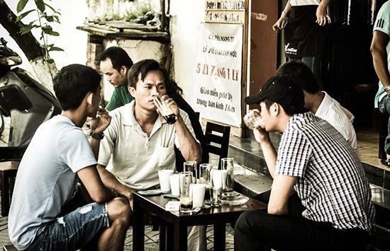 men drinking vietnamese coffee caffeine